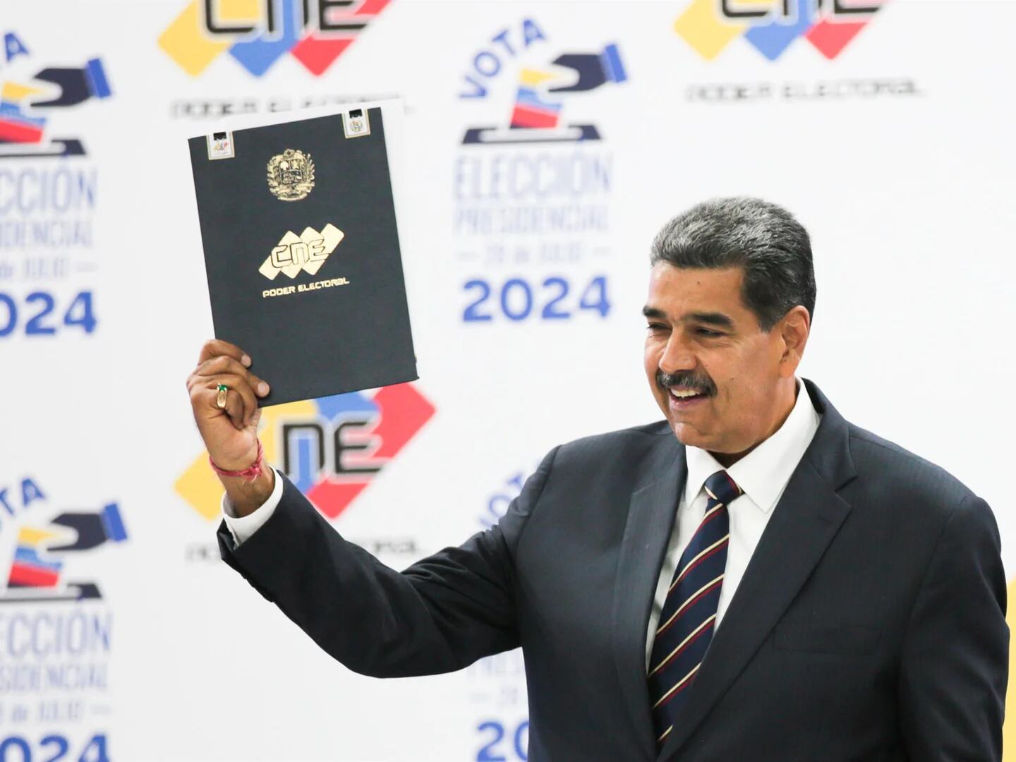 Maduro presenta un recurso de amparo ante el Supremo tras ser reelegido