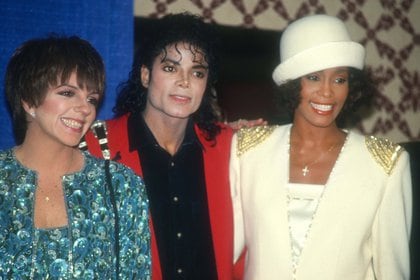 Liza Minnelli, su íntimo amigo Michael Jackson y Whitney Houston (John Barrett/Photolink/Mediapunch/Shutterstock)
