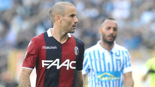 Actualmente, está vistiendo los colores del Bologna de Italia (Getty)