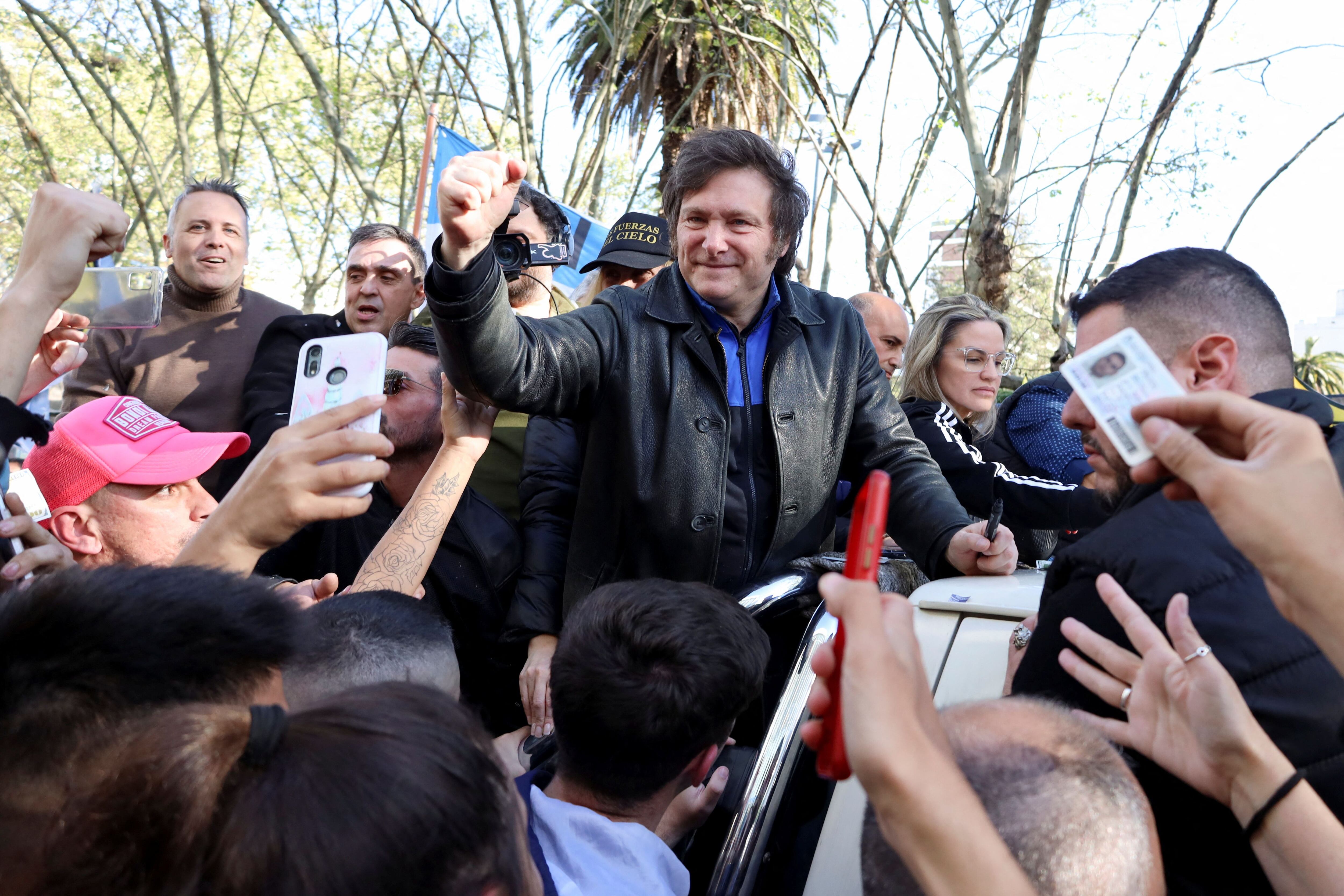 Javier Milei, durante una recorrida de campaña por la provincia de Buenos Aires REUTERS/Cristina Sille