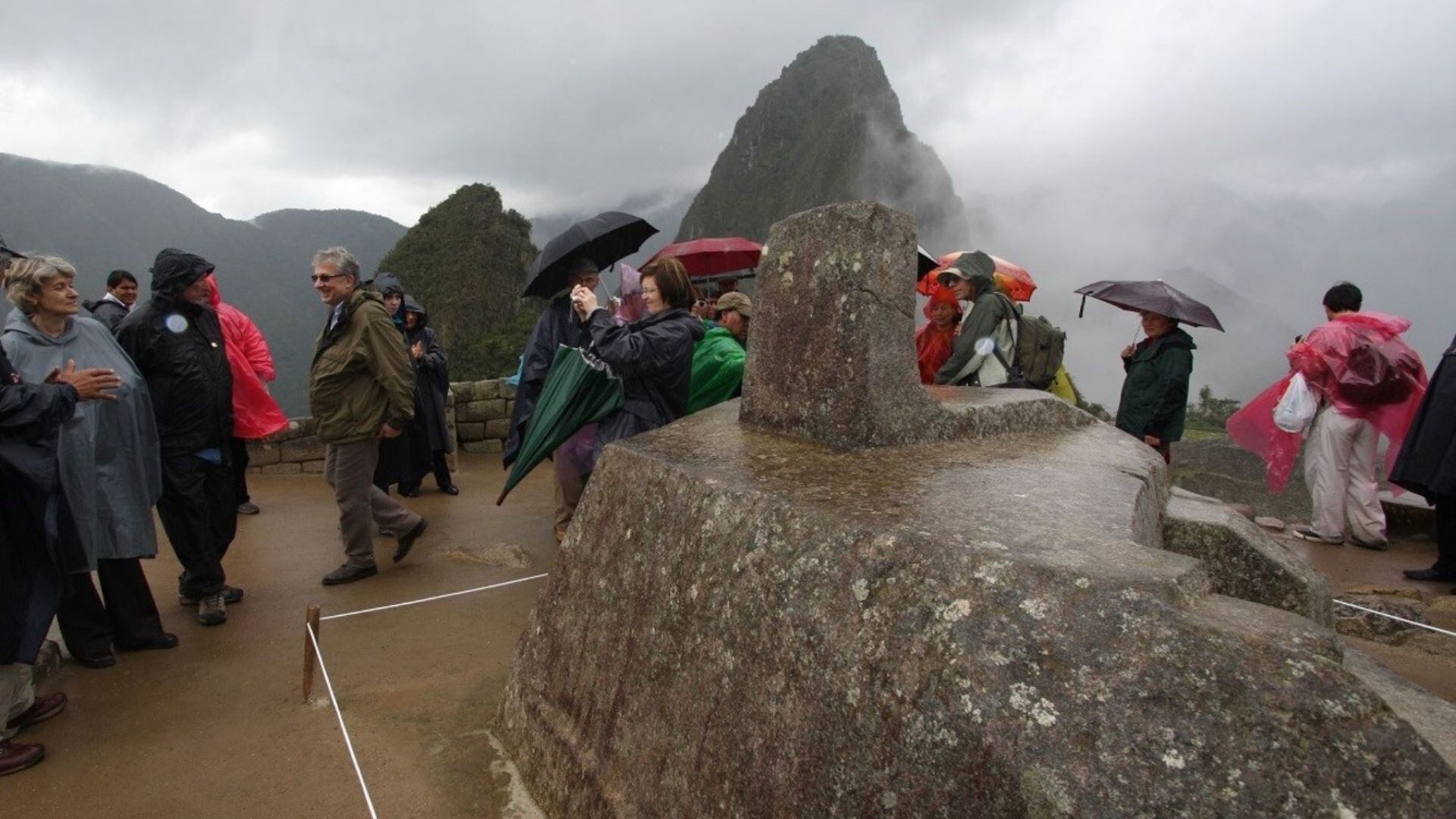 El Intihuatana dentro de la ciudadela Inca de Machu Picchu