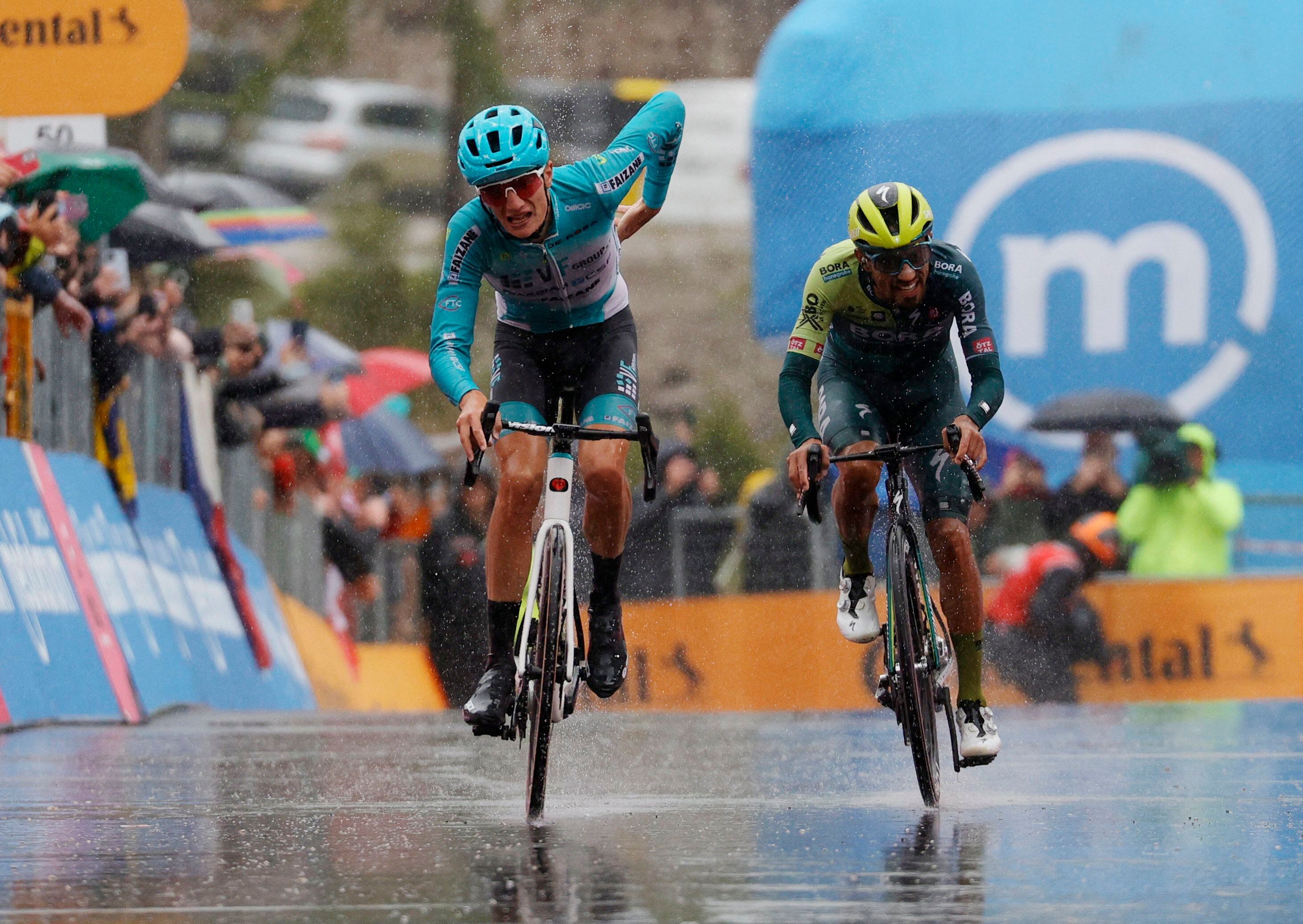 Cycling - Giro d'Italia - Stage 16 - Livigno to Santa Cristina Val Gardena/St. Christina in Groden - Italy - May 21, 2024 VF Group - Bardiani CSF - Faizane's Giulio Pellizzari in action before crossing the finish line to finish second in stage 16 ahead of third placed BORA - hansgrohe's Daniel Felipe Martinez REUTERS/Ciro De Luca