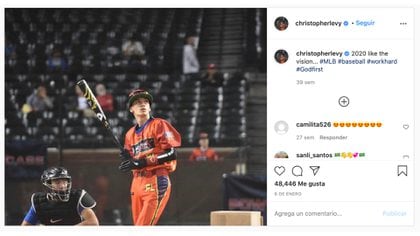 Christopher Levy durante un juego de béisbol.  (Foto: Instagram @ christopherlevy)