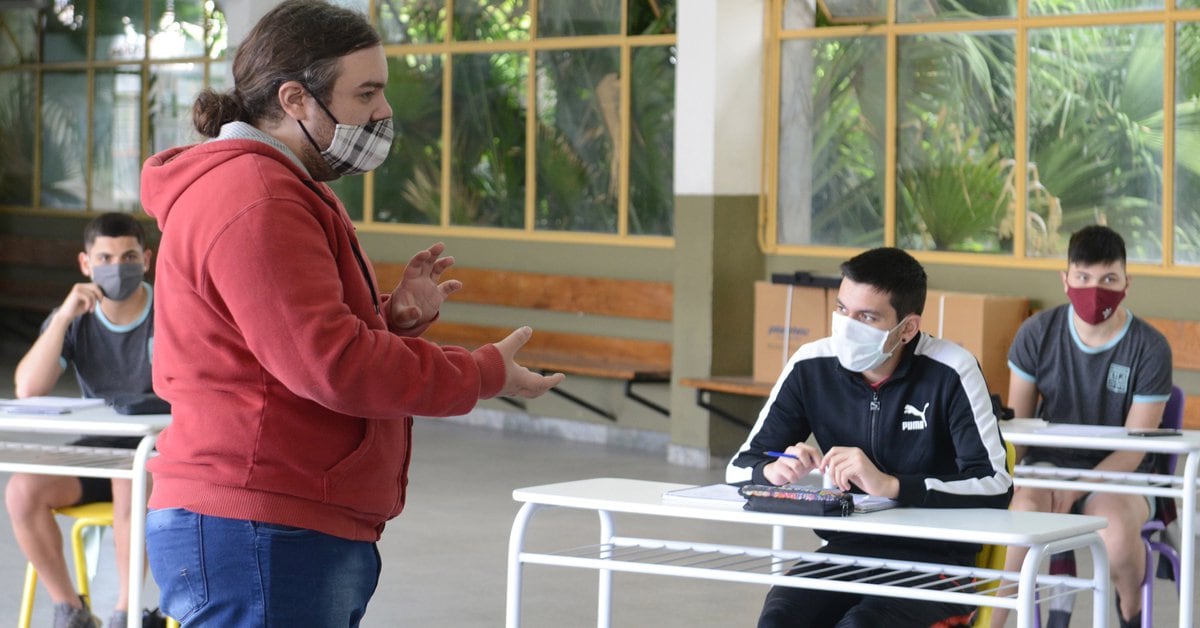 Qureshi confirmó que las clases presenciales comenzarán en CABA el 17 de febrero: «Queremos evitar daños mentales y emocionales irreparables».