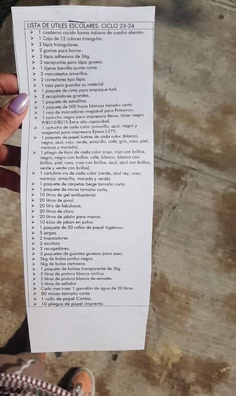 Para lavar todo el año? Kínder causa polémica por lista de útiles escolares:  escobas, 20 litros de jabón y más - Infobae