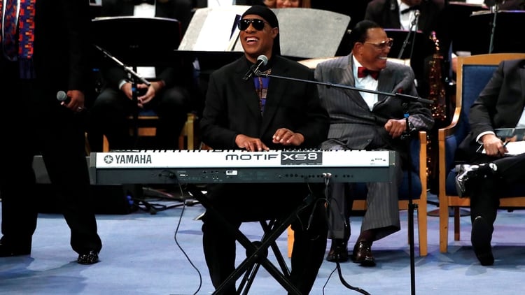 Stevie Wonder en el homenaje a Aretha Franklin en Detroit, 2018. REUTERS/Mike Segar/File Photo