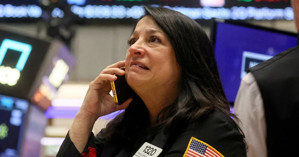 Wall Street Terminó A La Baja Y Cerró Su Primer Mes Con Pérdidas Desde Febrero Infobae