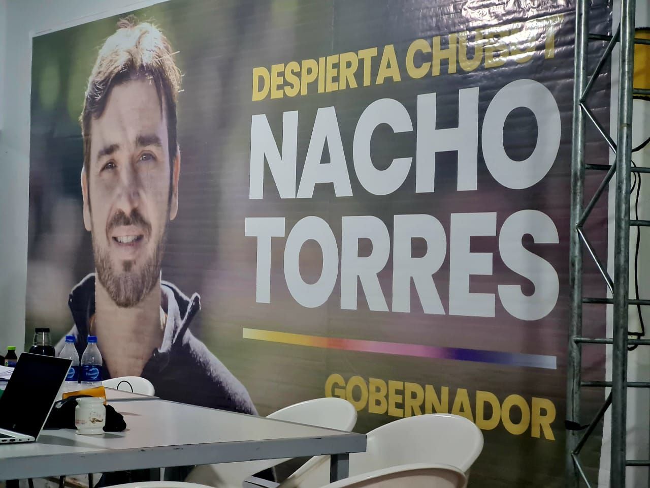 Búnker de campaña de Nacho Torres en Trelew