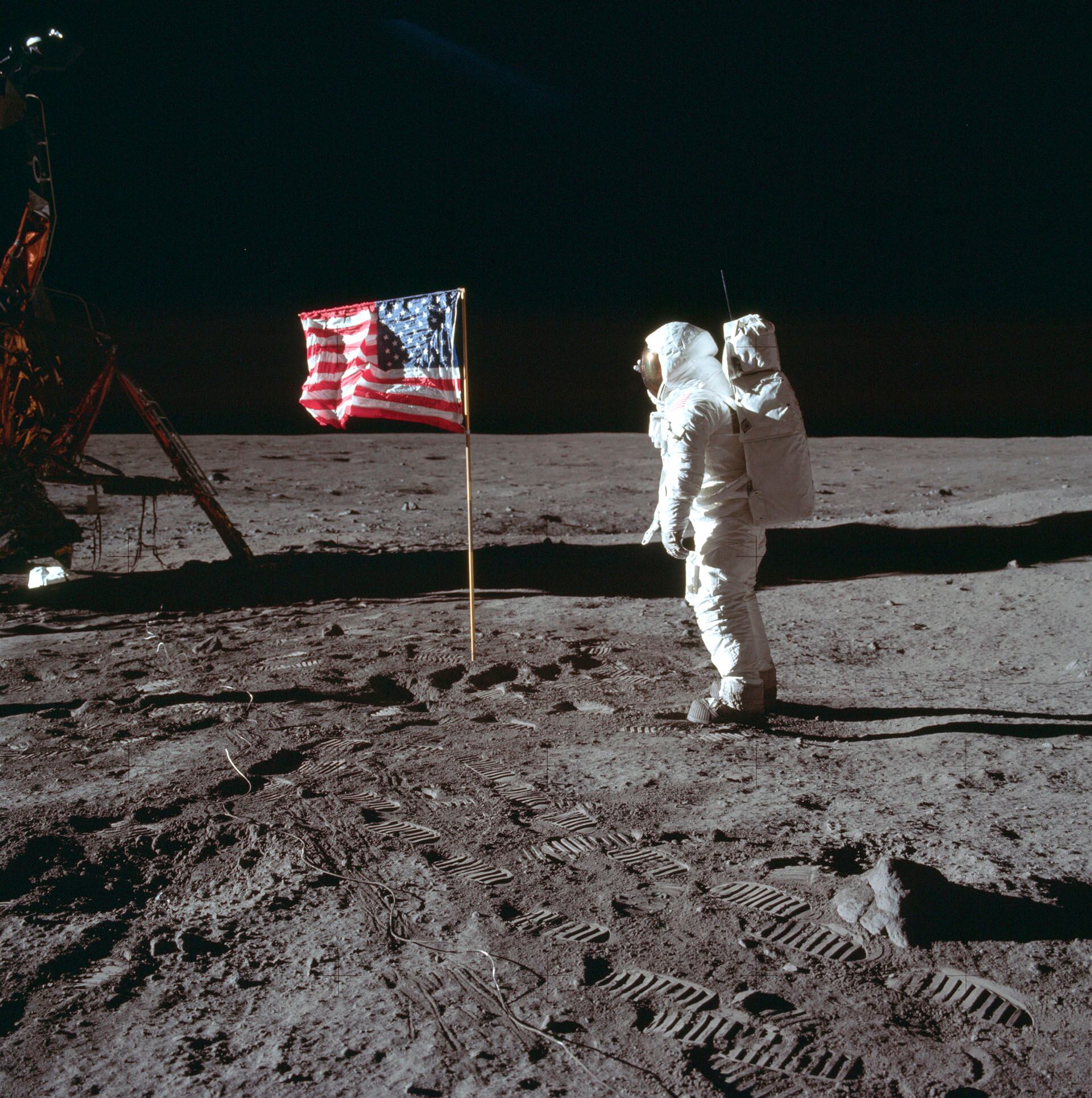 La llegada del hombre a la Luna el 20 de julio de 1969 marcó un hito histórico de unidad global (Neil Armstrong/NASA via AP)