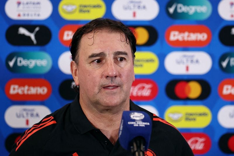 El entrenador de Colombia, Néstor Lorenzo, durante la conferencia de prensa antes de la final de la Copa América contra Argentina, en el Hard Rock Stadium - crédito Agustin Marcarian/ Reuters