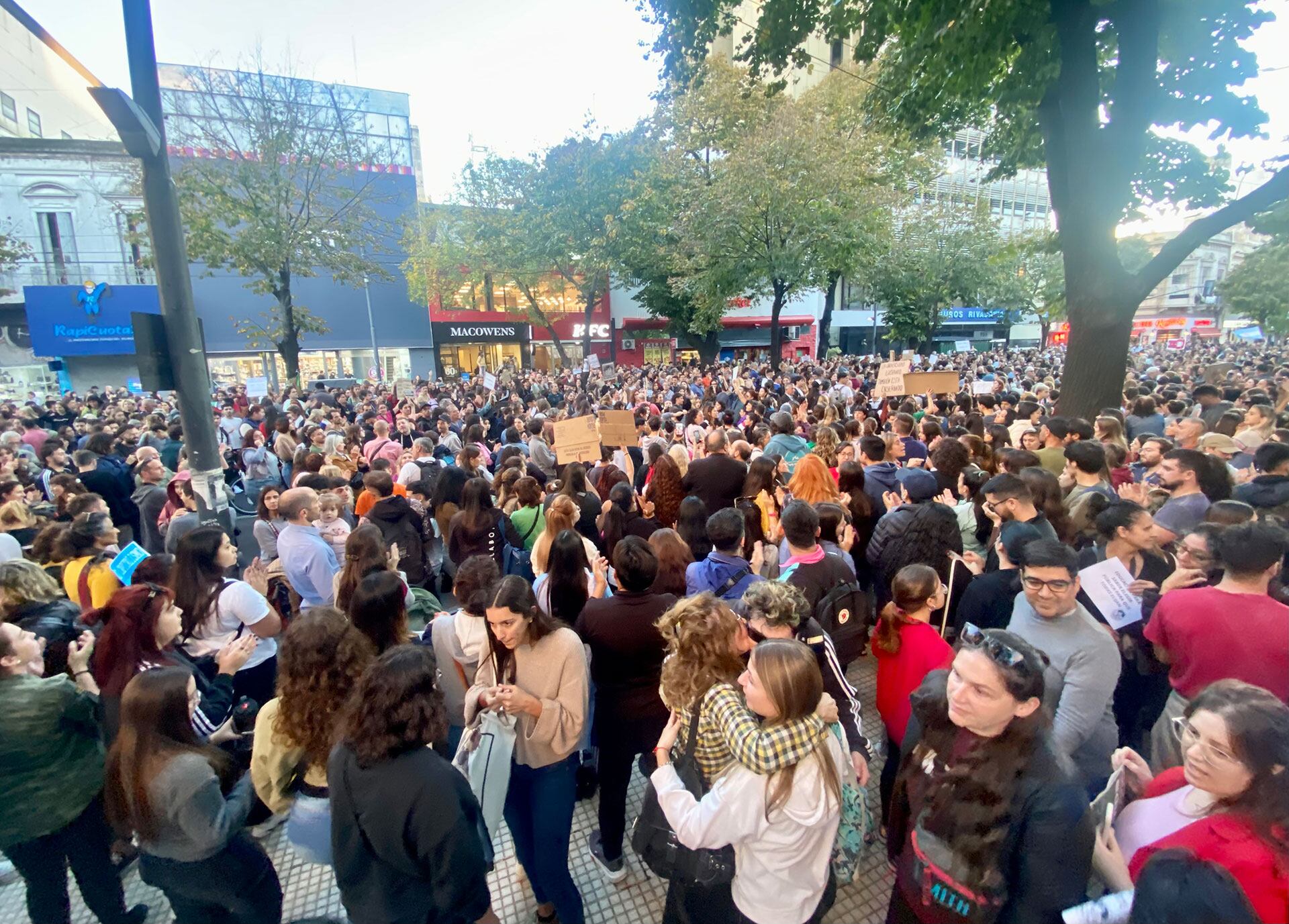 Marcha universitaria federal 23A - La Plata