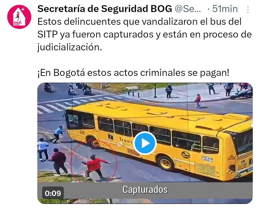 En medio de las movilizaciones en Bogotá delincuentes atacaron bus del Sitp -  crédito @SeguridadBOG/X