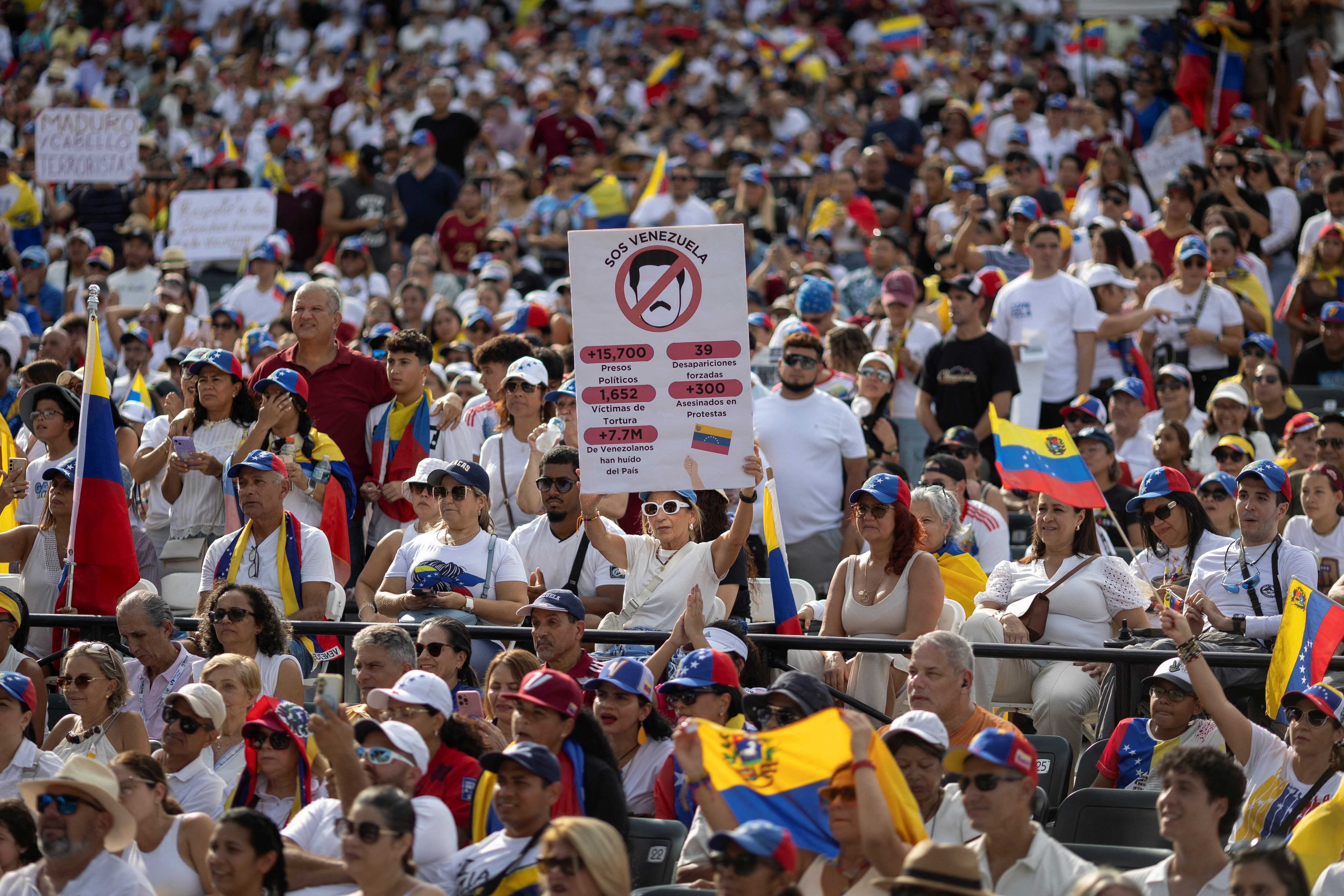 La diáspora venezolana en Miami acudió al llamado de María Corina Machado (REUTERS/Marco Bello)