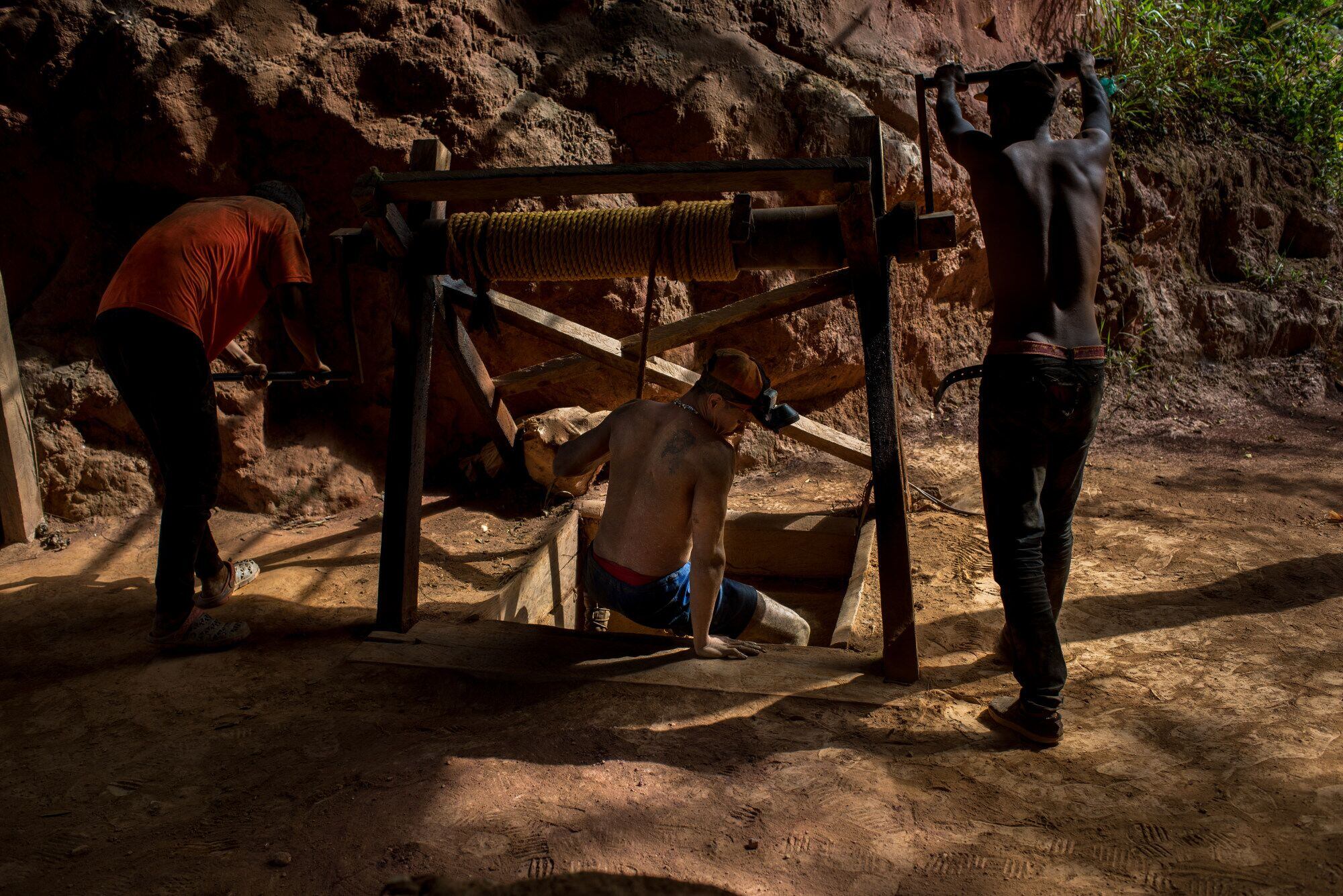 Mineros en el Arco Minero del Orinoco