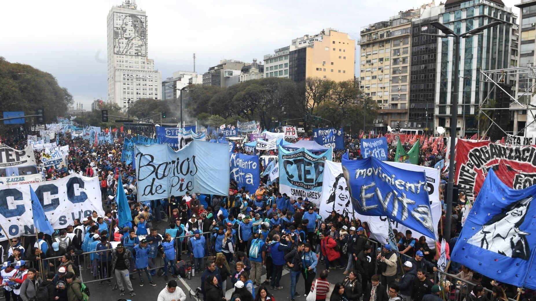 Las principales organizaciones sociales y piqueteras acompañarán el miércoles a los jubilados (Maximiliano Luna)