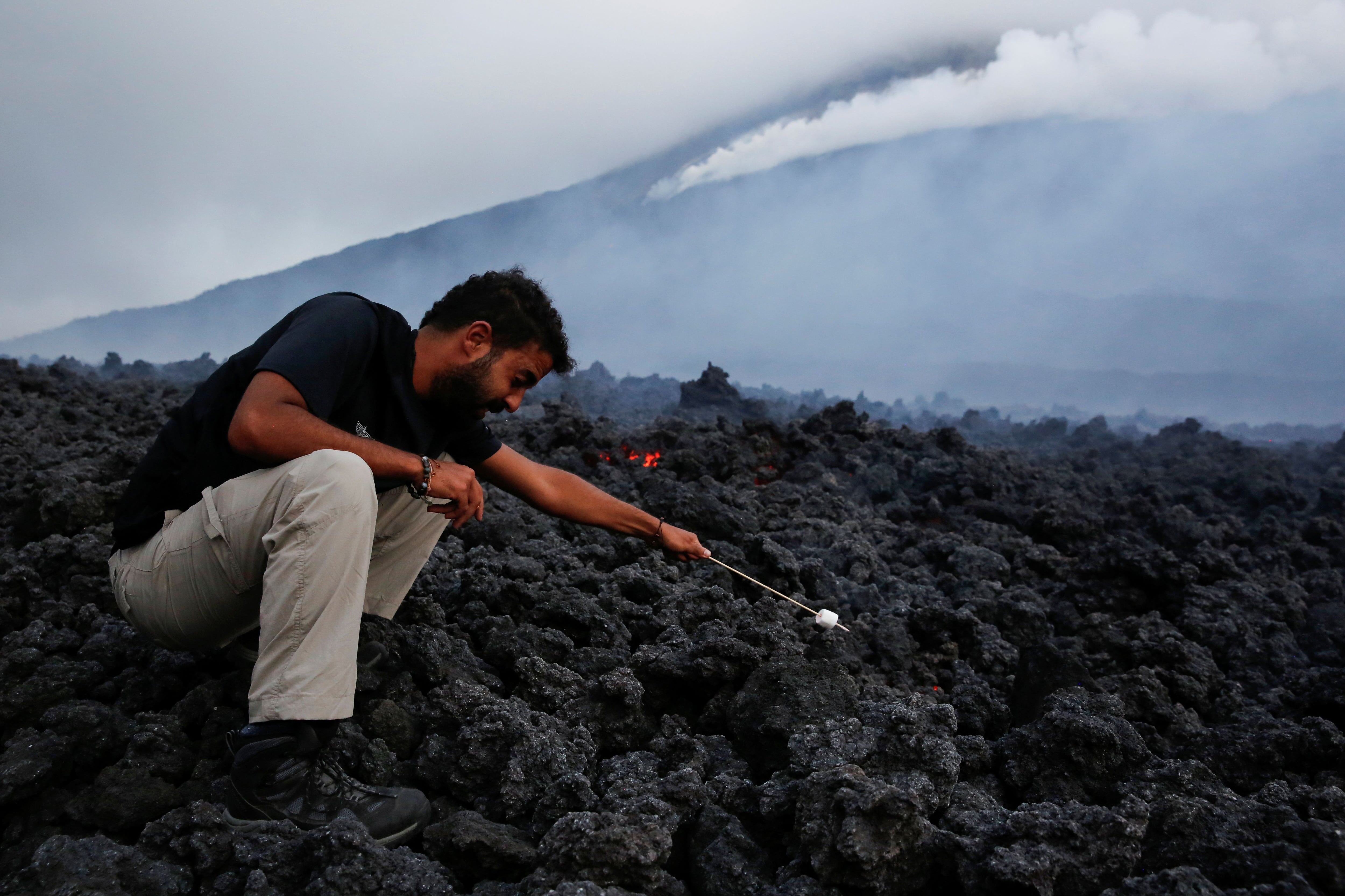 El volcán de Pacaya está ubicado entre los municipios de San Vicente Pacaya del departamento de Escuintla, Amatitlán y Villa Canales del departamento de Guatemala. (Reuters/Luis Echeverría)