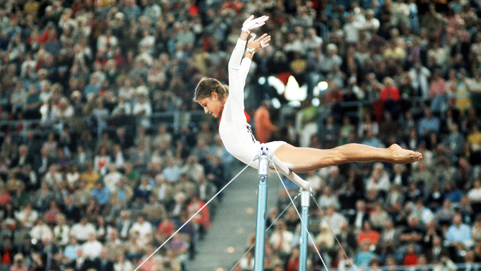 El salto prohibido de Olga Korbut que marcó a la gimnasia en los Juegos Olímpicos