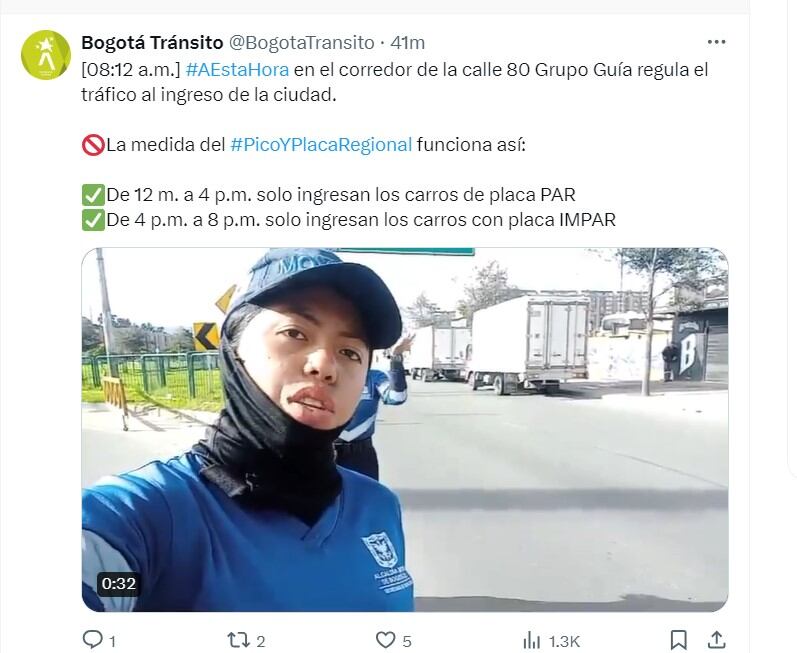 Autoridades de tránsito informaron que se encuentran regulando movilidad en la calle 80 - crédito @BogotaTransito