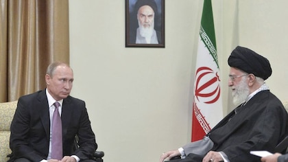 El líder supremo de Irán aseguró que los lazos con Rusia no cambiarán con el nuevo presidente