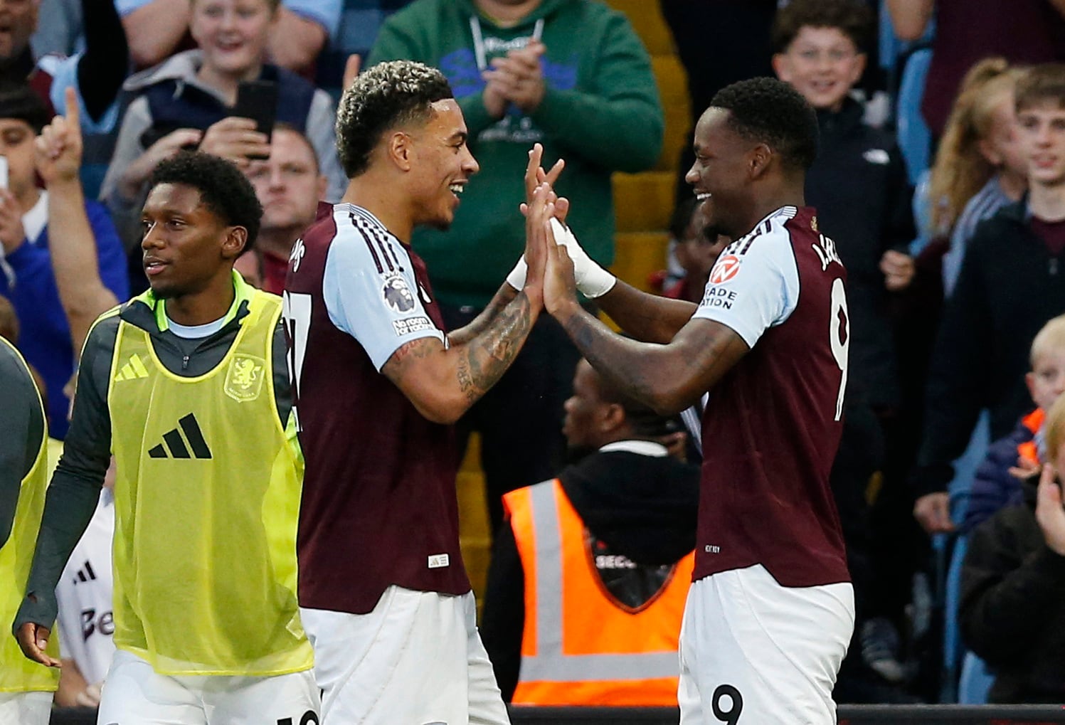 Aston Villa ganó un partidazo ante Everton en la Premier League (REUTERS)