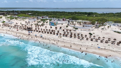 Mara Lezama recorre playas de Quintana Roo tras paso de huracán Beryl: “Lucen espectaculares”  | VIDEO 