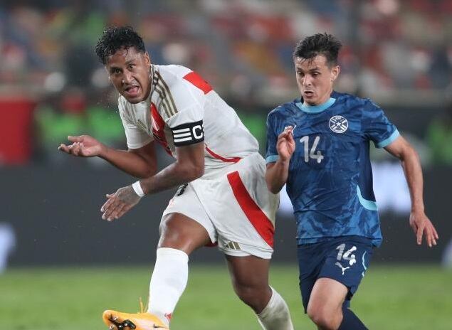 Renato Tapia fue el capitán de Perú en el empate 0-0 ante Paraguay en amistoso en estadio Monumental. - créditos: EFE