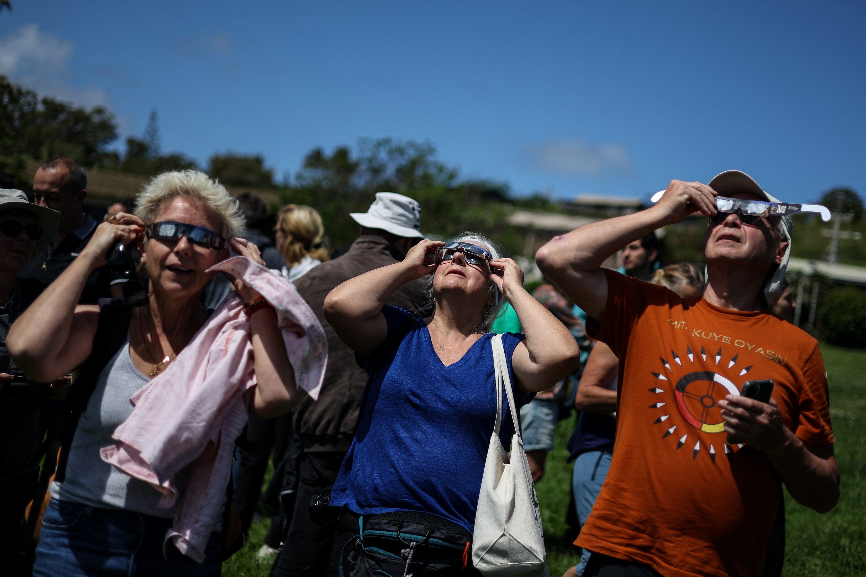 Miles de personas en la Patagonia y millones en el continente se preparan para observar el eclipse solar anular (REUTERS/Ivan Alvarado)