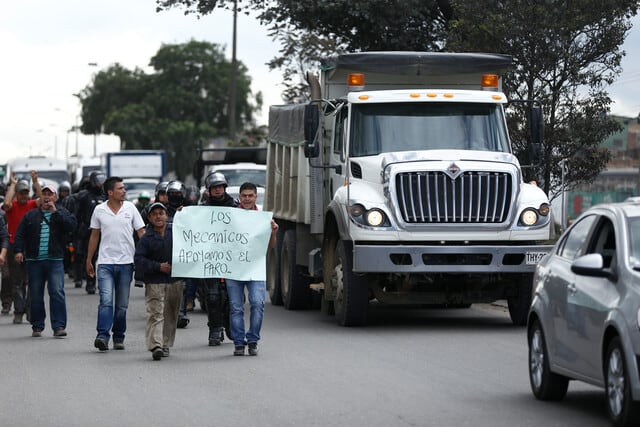 El gremio del sector de transportadores amenaza con un paro de camioneros en Colombia de no parar la subida del ACPM - crédito imagen de referencia Juan Páez/Colprensa