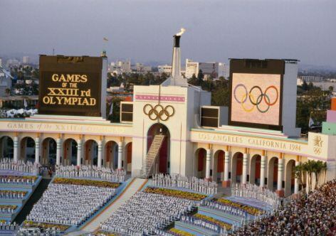 El 28 de julio de 1984 fue la apertura de los Juegos Olímpicos de Los Angeles 1984 en el estadio LA Coliseum 