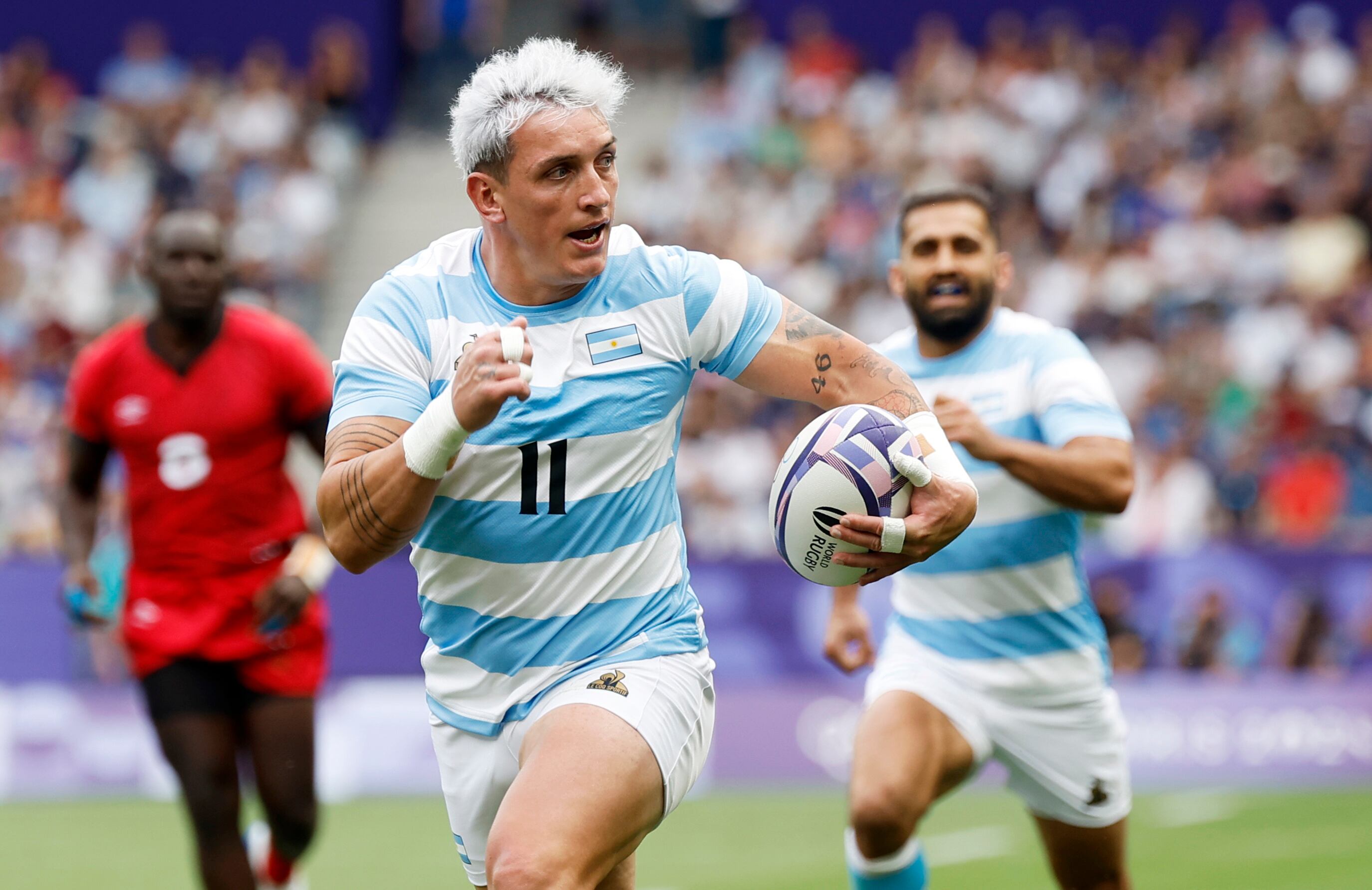 El jugador argentino Luciano Gonzalez en acción durante el partido ante Kenia (EFE)