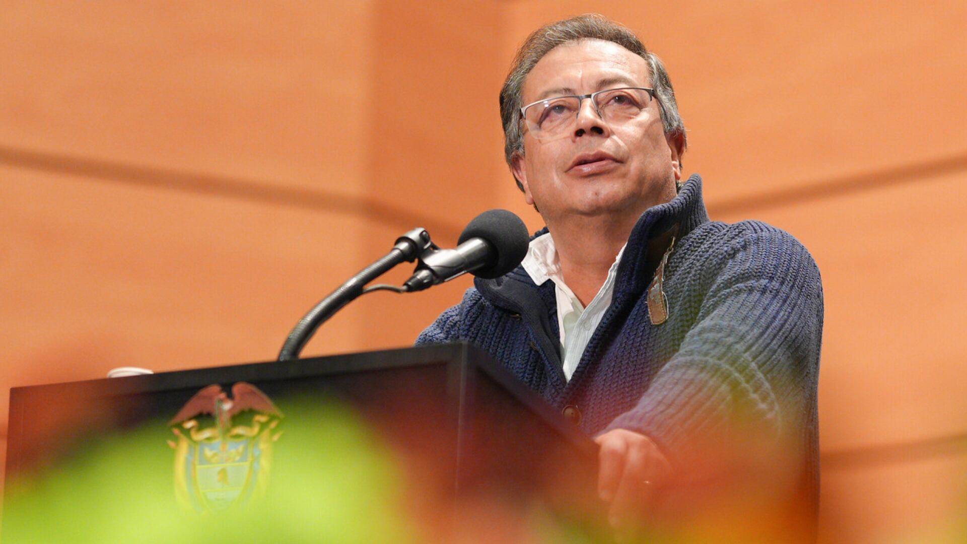 El presidente Gustavo Petro ha resucitado un antiguo debate económico con su propuesta de implementar "inversiones forzosas" - crédito Juan Cano/Presidencia