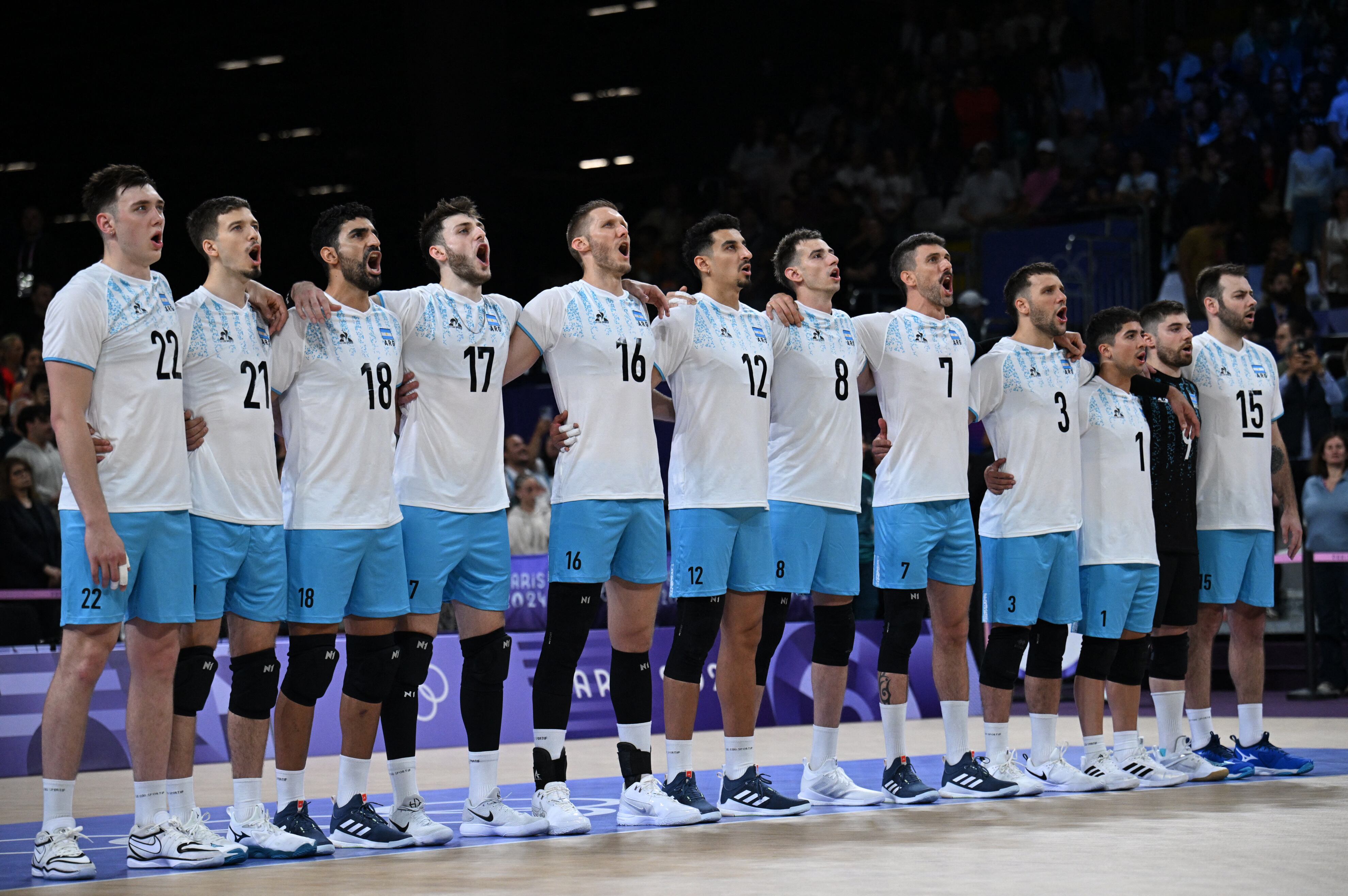 La selección argentina de vóley dio un paso en falso en el debut olímpico en París al caer frente a Estados Unidos por 3-0 (REUTERS/Annegret Hilse)