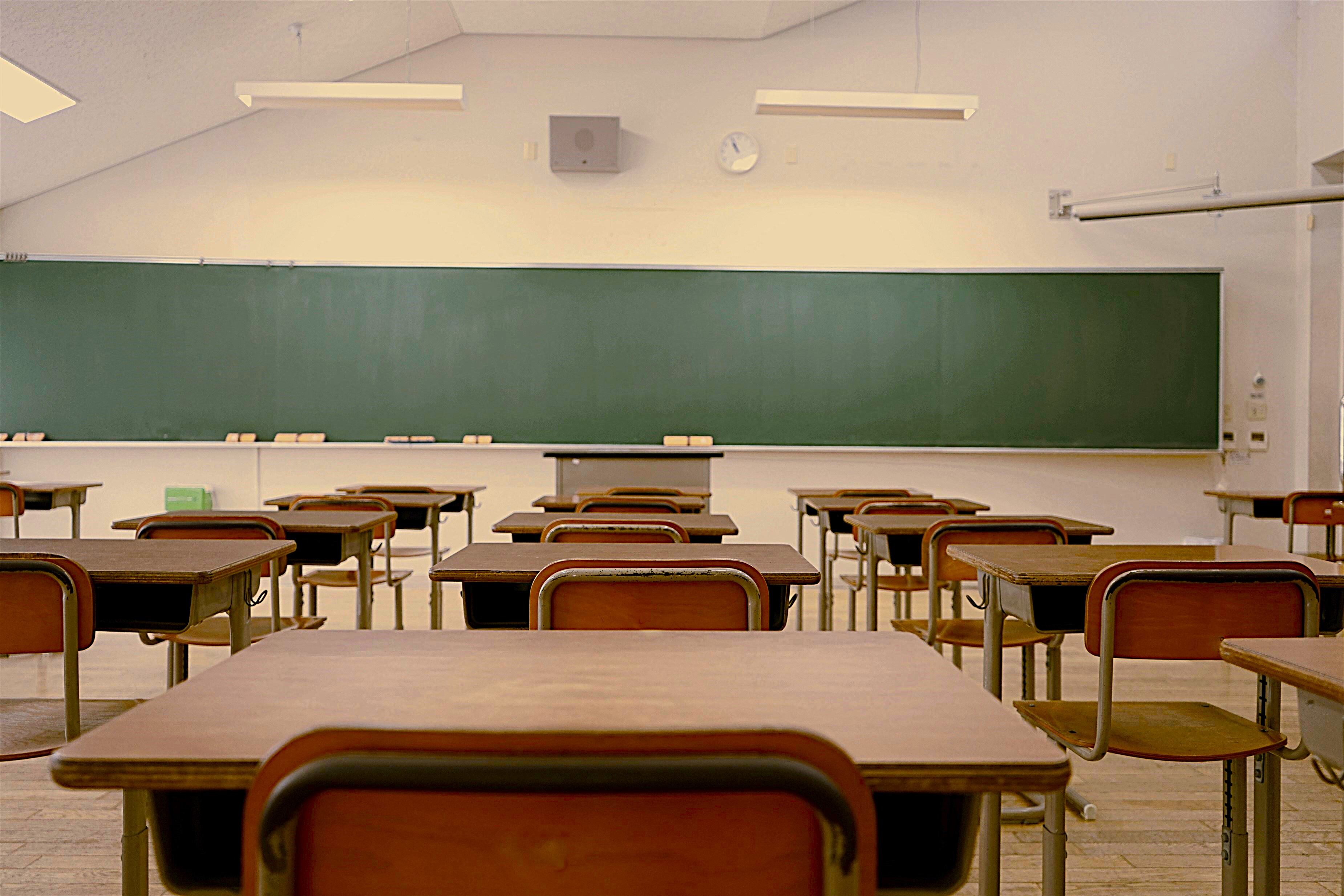 Foto de archivo de un aula vacía. (Europa Press)