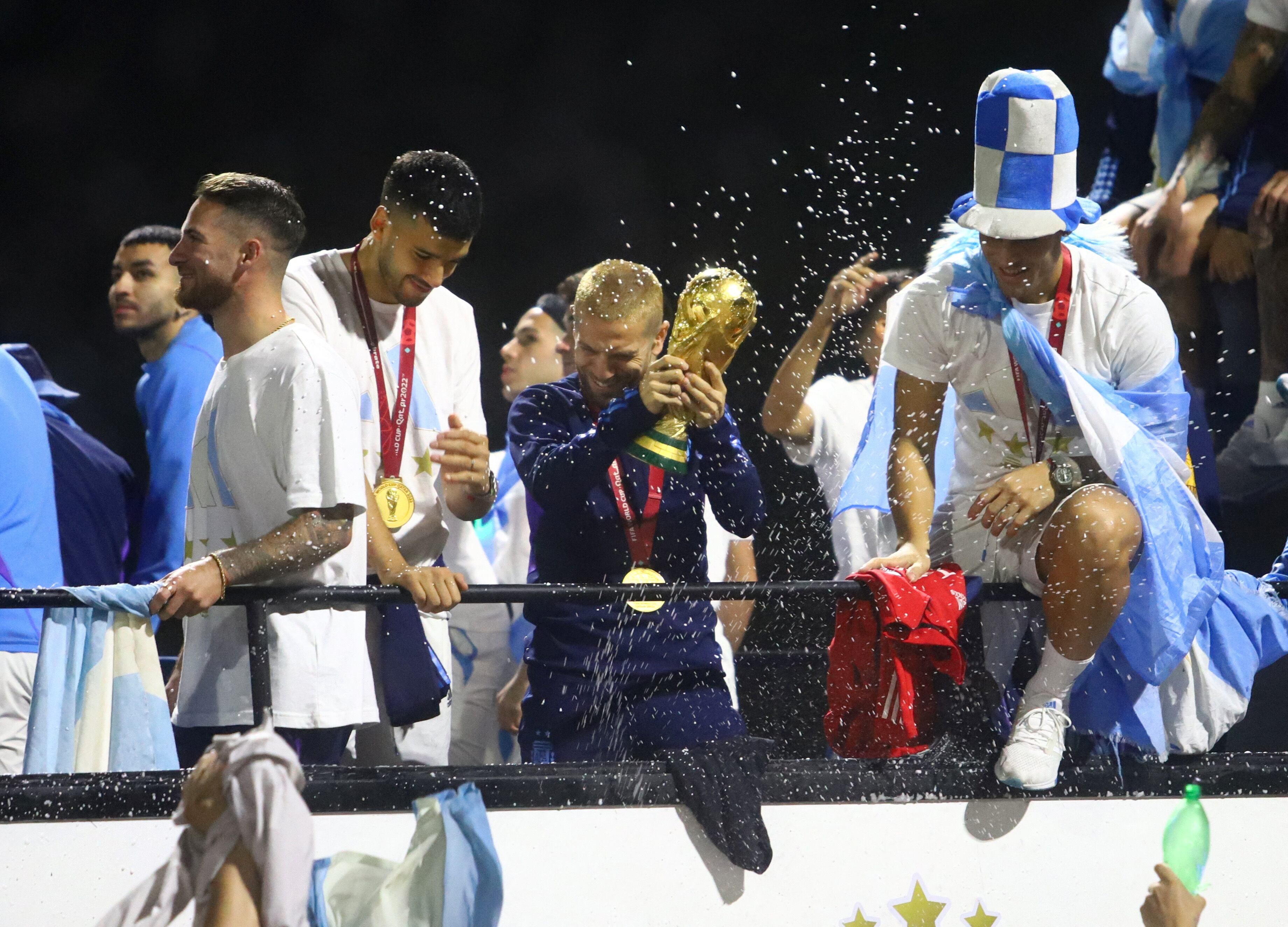 Papu estuvo presente en el Mundial Sub 20 de 2007, los Juegos Olímpicos 2008, la Copa América 2021, la Finalíssima 2022 y el Mundial de Qatar 2022 (Foto: Reuters/Matias Baglietto)