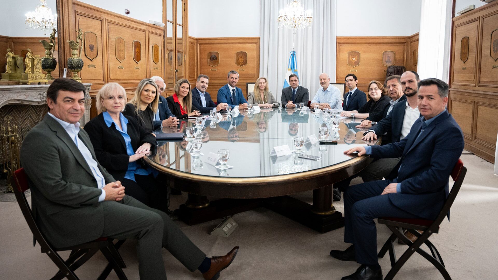 Karina Milei recibe a diputados en la Casa Rosada