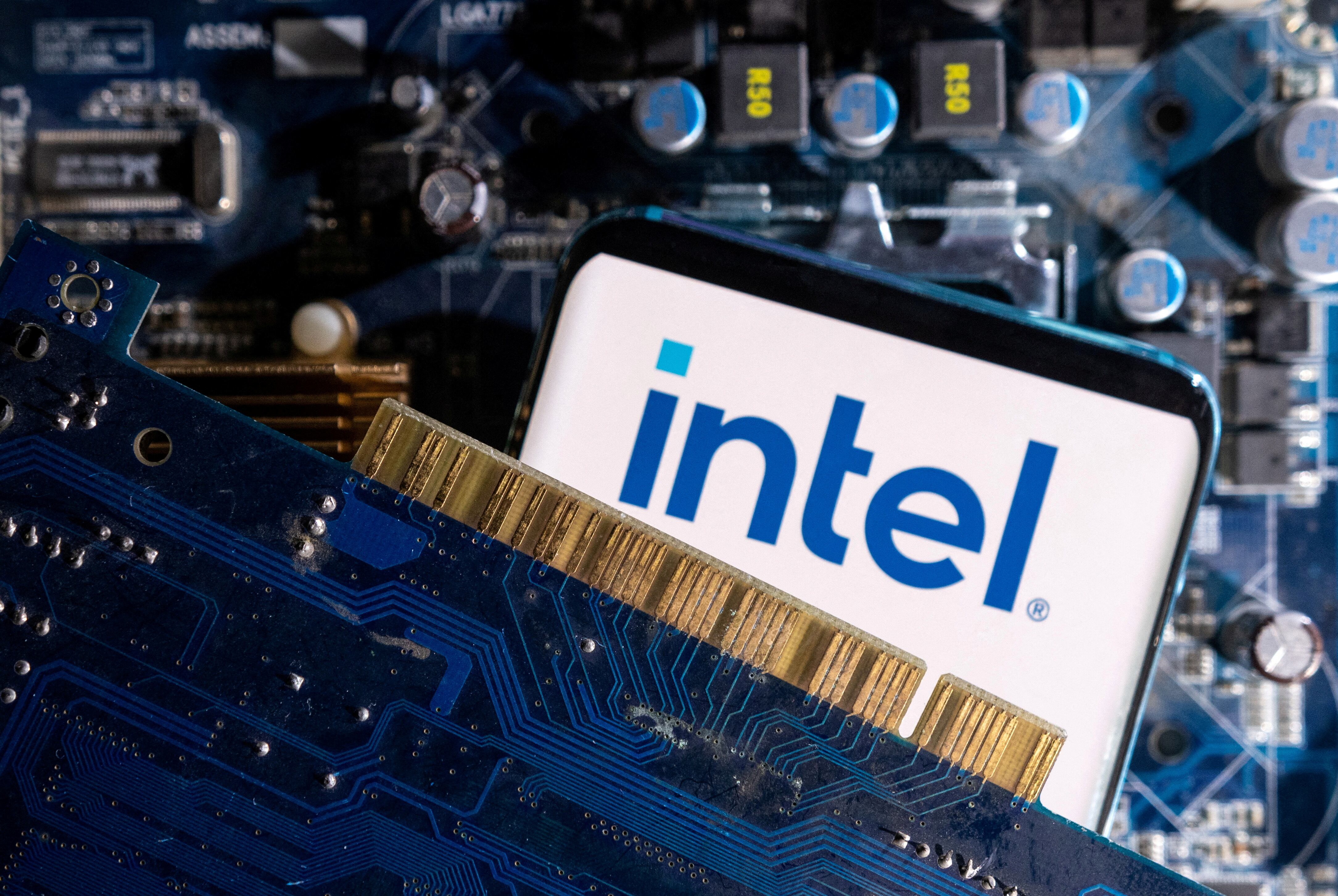 Intel recorta un 15% de su fuerza laboral mundial. (REUTERS/Dado Ruvic)