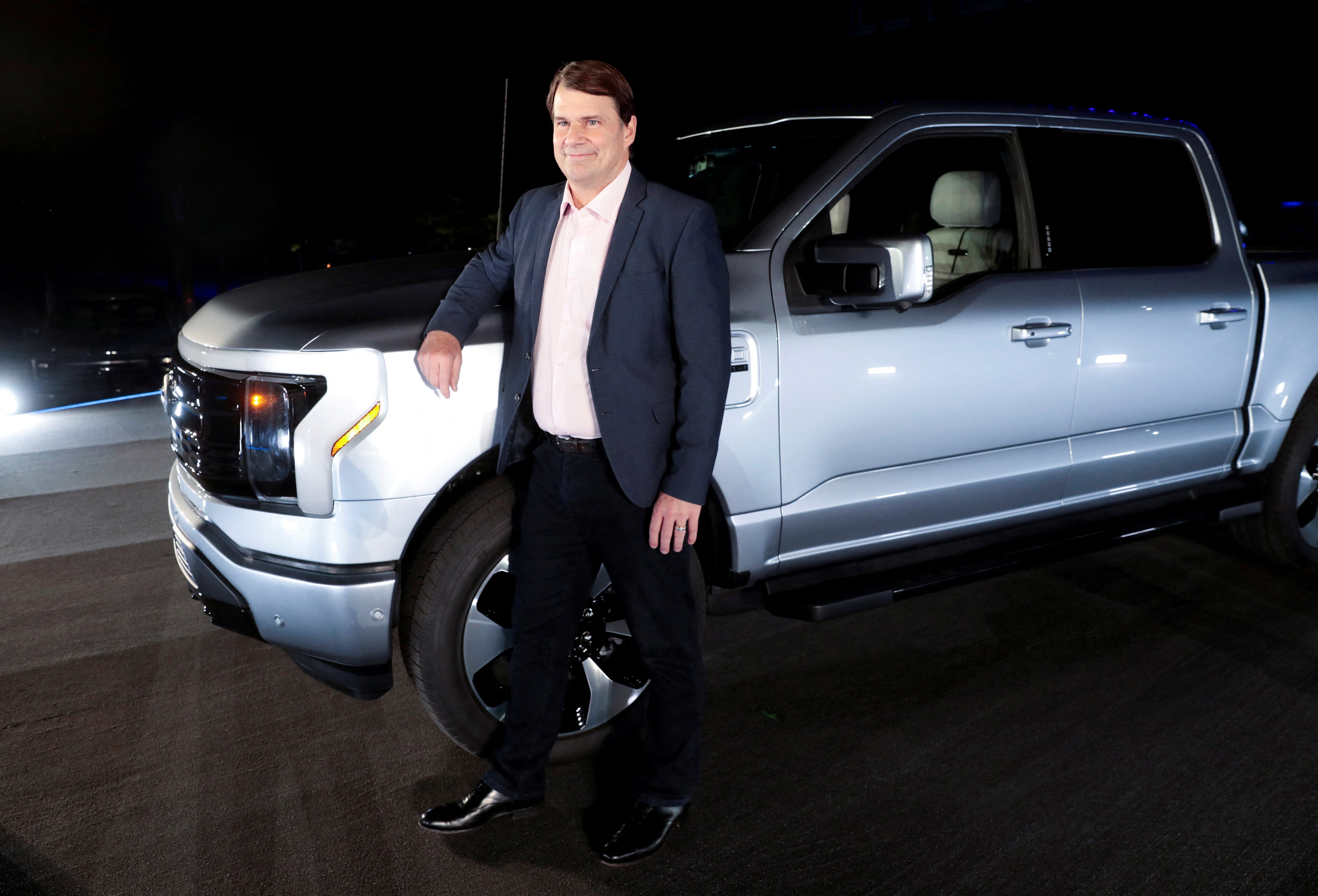 Jim Farley, CEO de Ford, cree que hay que fabricar autos eléctricos pequeños con baterías de menor autonomía para salvar la rentabilidad de las grandes marcas (REUTERS/Rebecca Cook/File Photo)