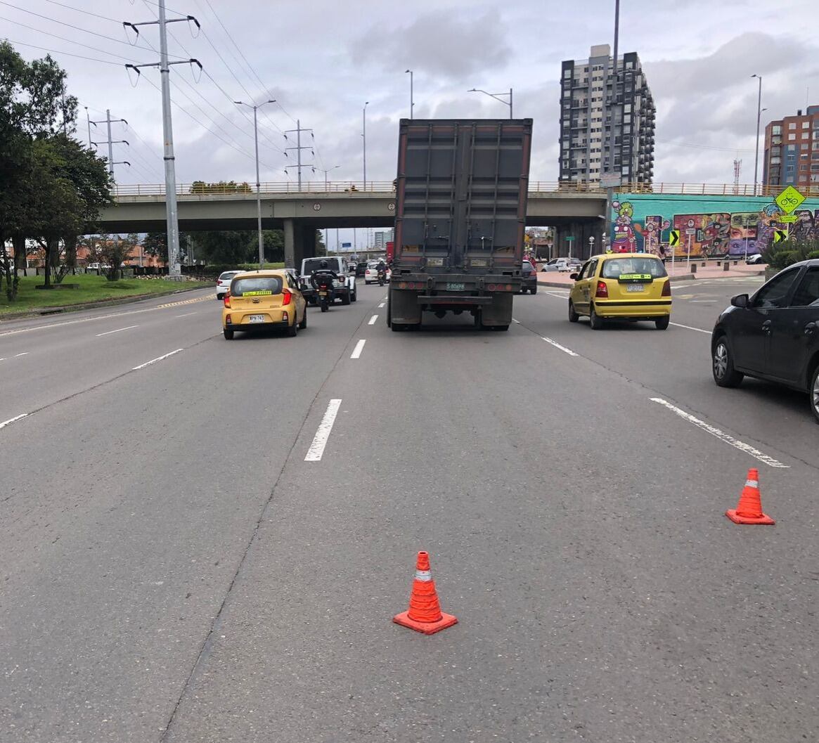 Las autoridades se encuentran atendiendo la situación para que no se genera afectaciones mayores de la movilidad al norte de la ciudad - crédito @BogotaTransito/X