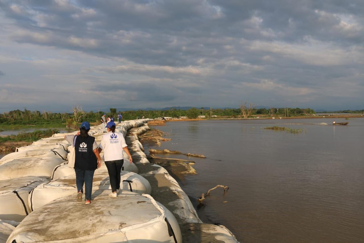 En mayo de 2024, la Contraloría ordenó embargo de bienes a funcionarios de la Ungrd que reconstruyeron el Jarillón de Caregato de La Mojana - crédito EFE/Defensoría del Pueblo
