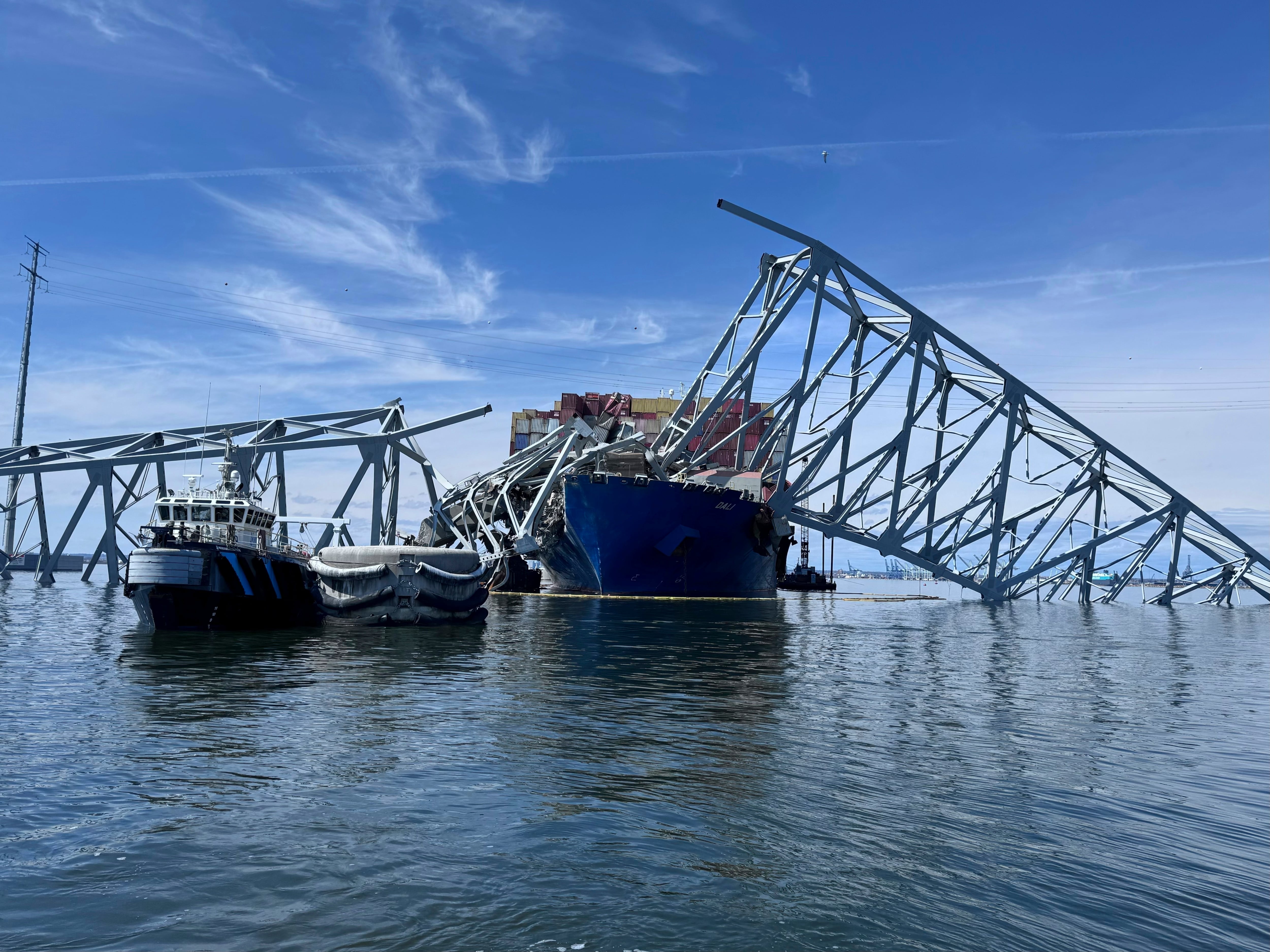 Las familias de las víctimas del colapso del puente de Baltimore pidieron que el propietario del barco pague