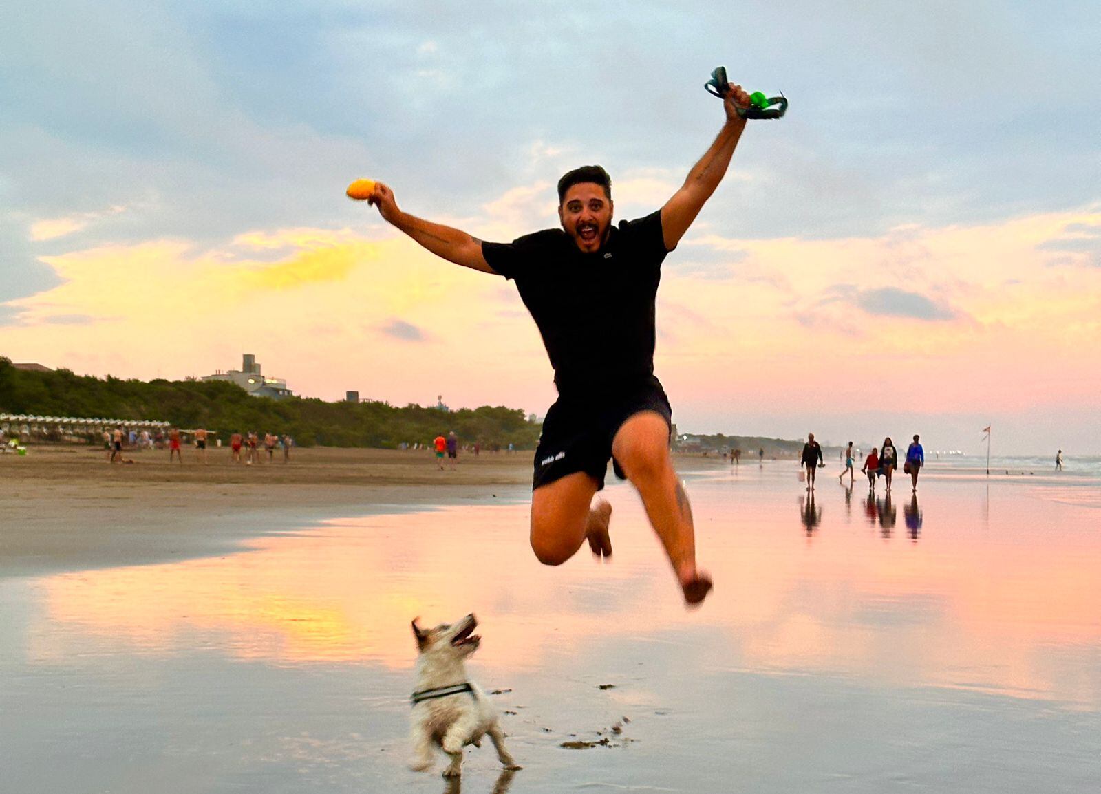 Hernán Lirio festejó su nominación a los Martín Fierro junto a su perro, Ramoncito