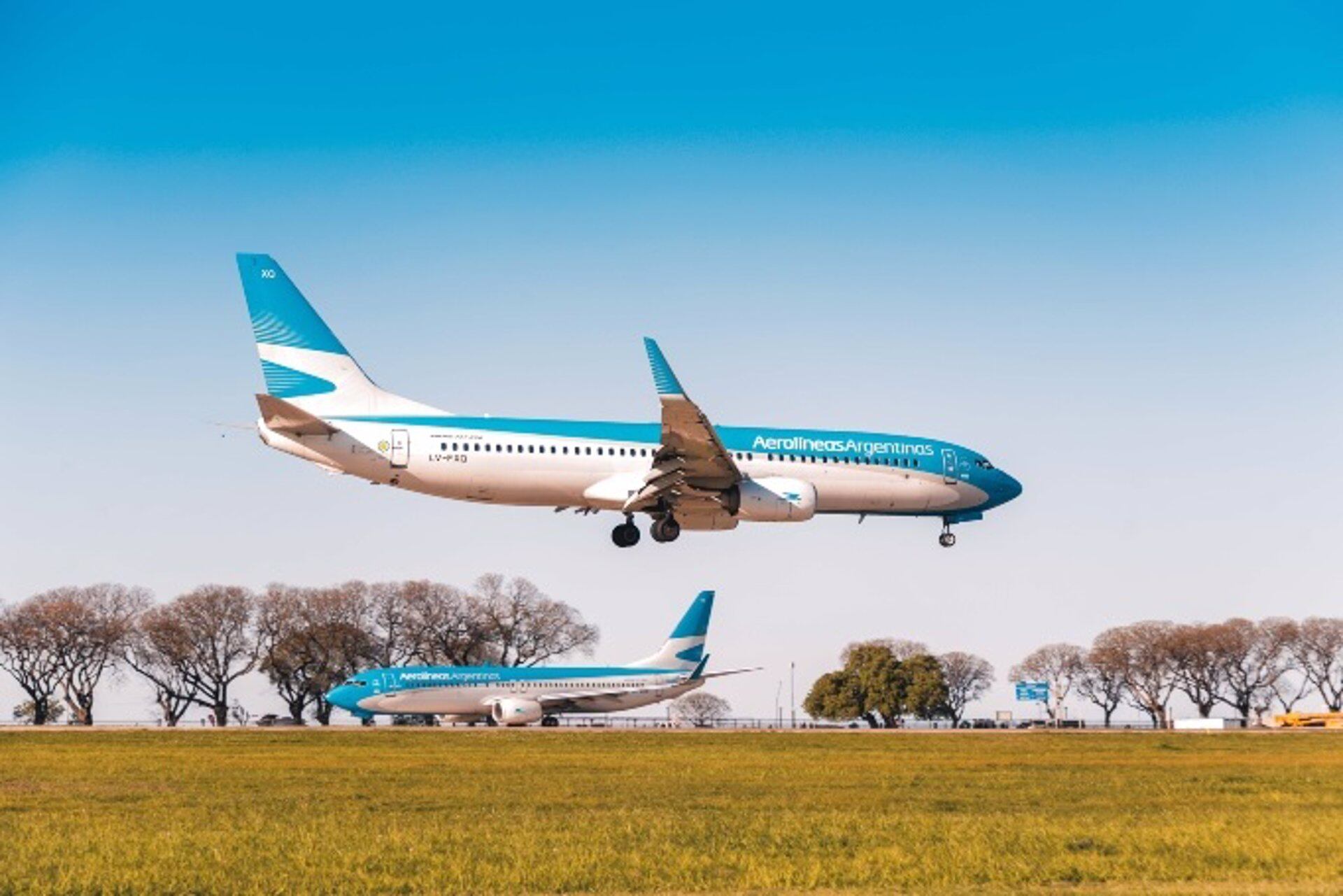 Aerolíneas Argentinas perdió alrededor de USD 190 millones entre abril y junio de 2023
