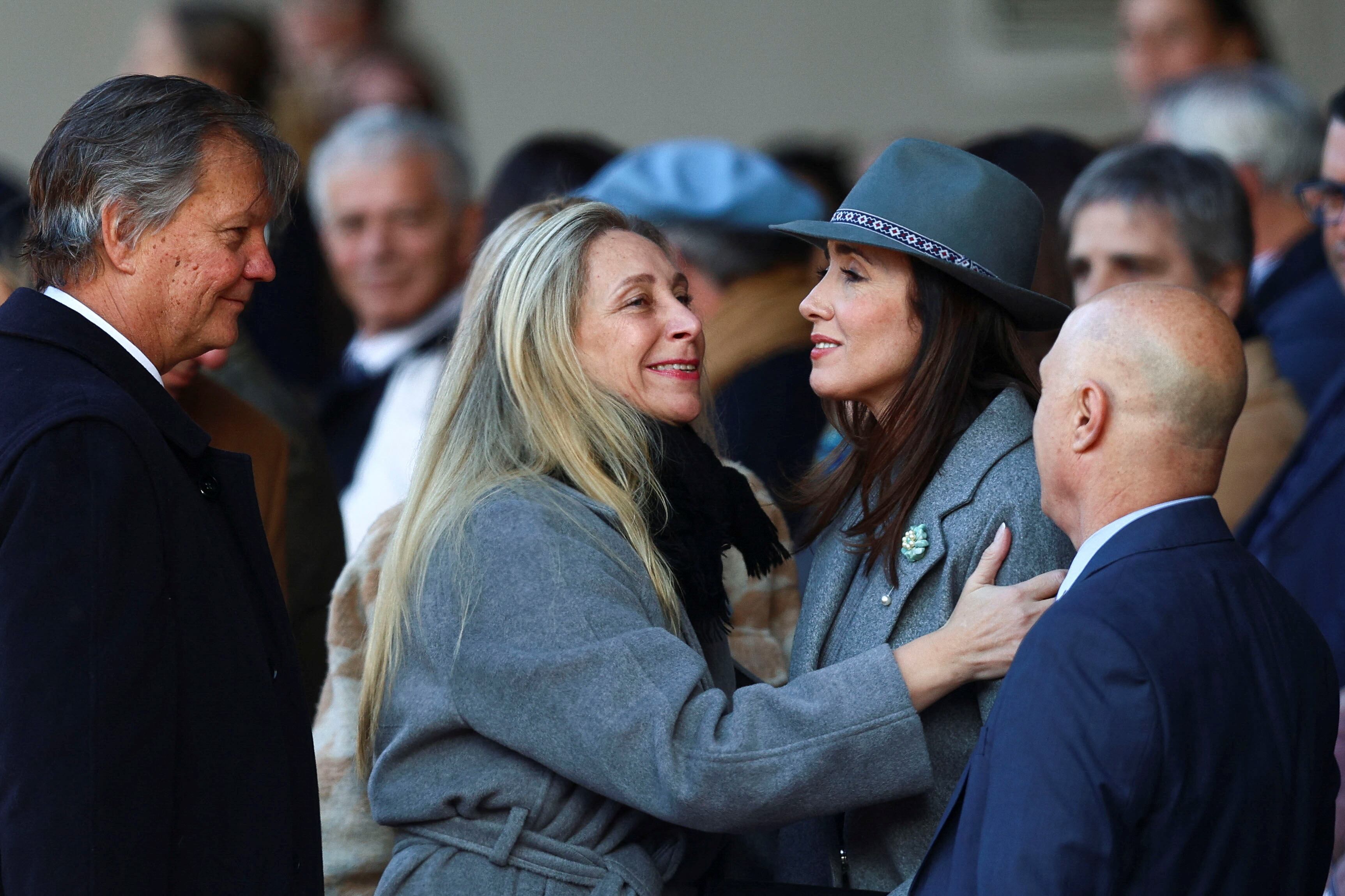 Un beso frío como el invierno: el que se dieron Karina Milei y Victoria Villarruel en La Rural, en julio pasado (REUTERS/Matias Baglietto)