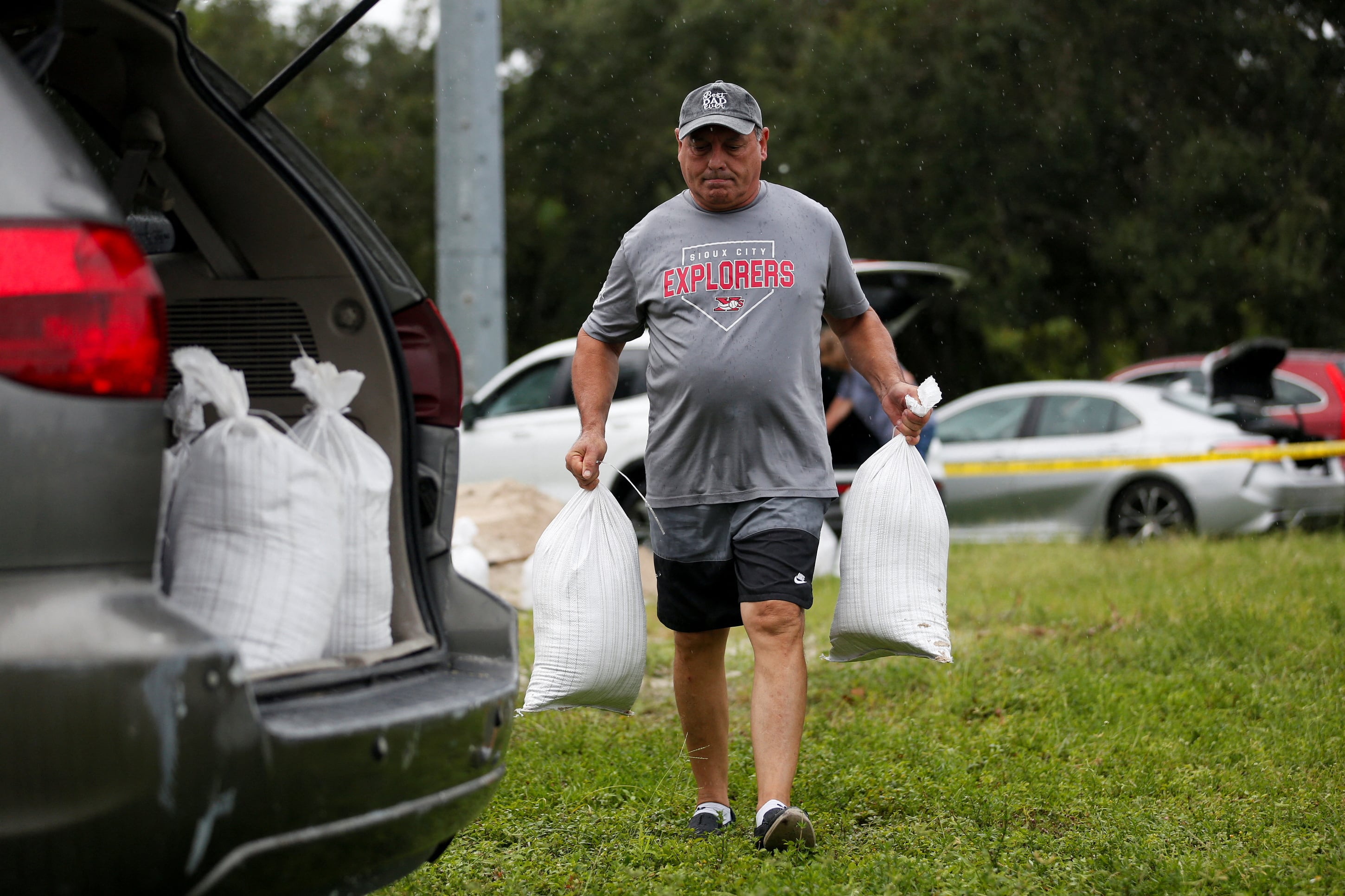 Las evacuaciones obligatorias ya comenzaron en Anna Maria Island y partes de Pinellas y Manatee. (REUTERS/Octavio Jones)