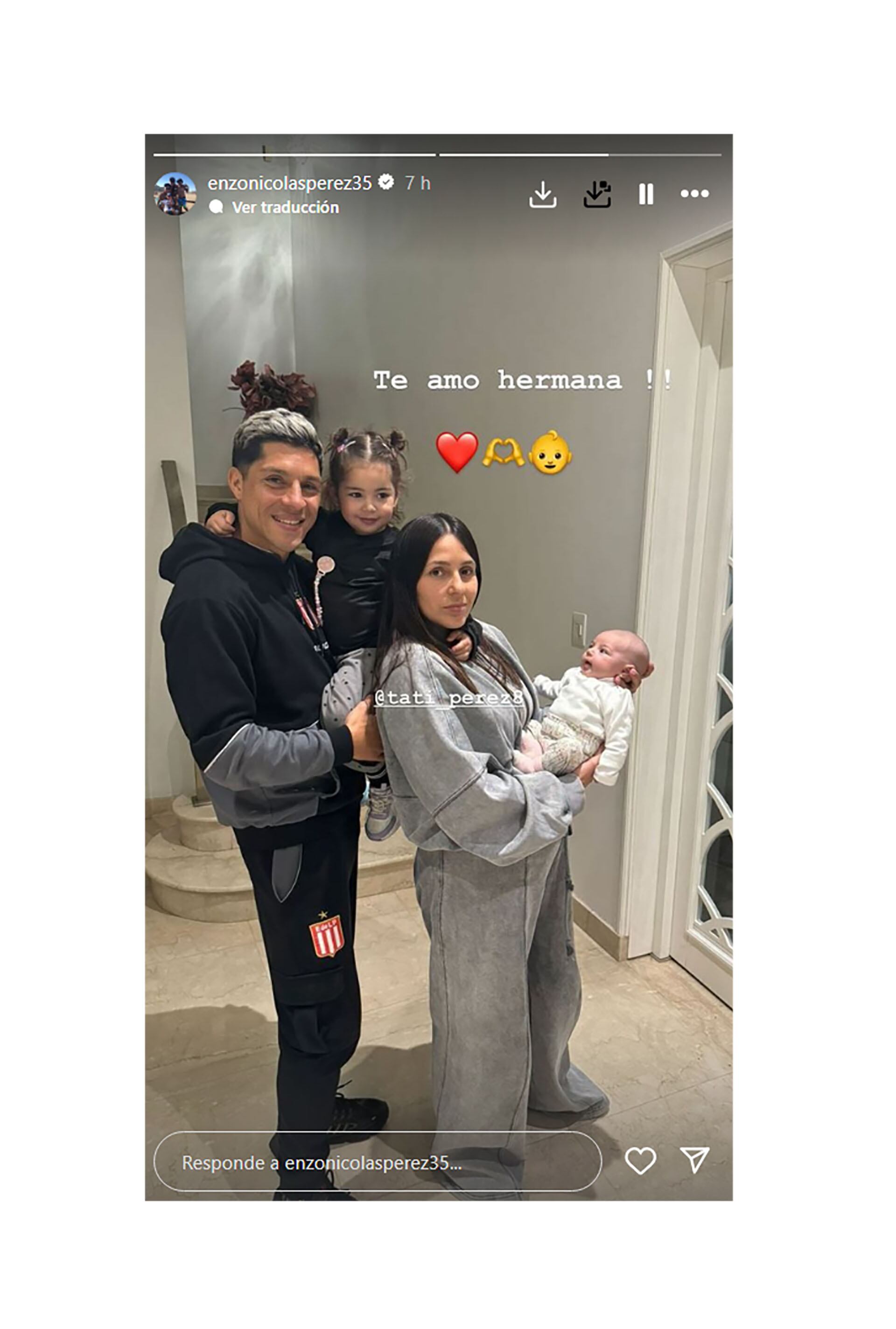 Captura Enzo Pérez con su sobrina