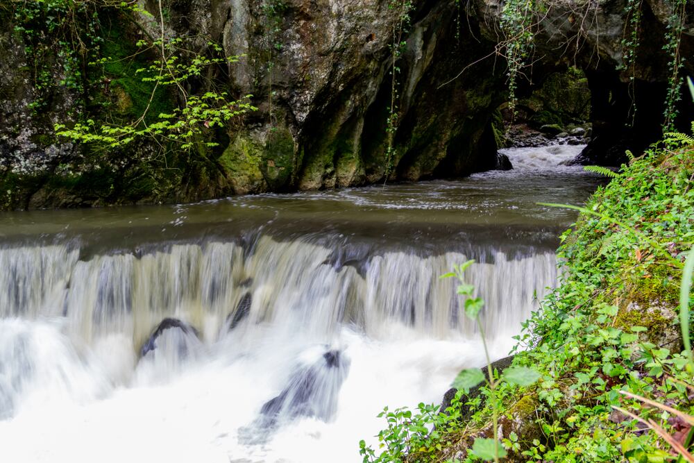 Fuente del Francés, en Cantabria (Shutterstock Español).