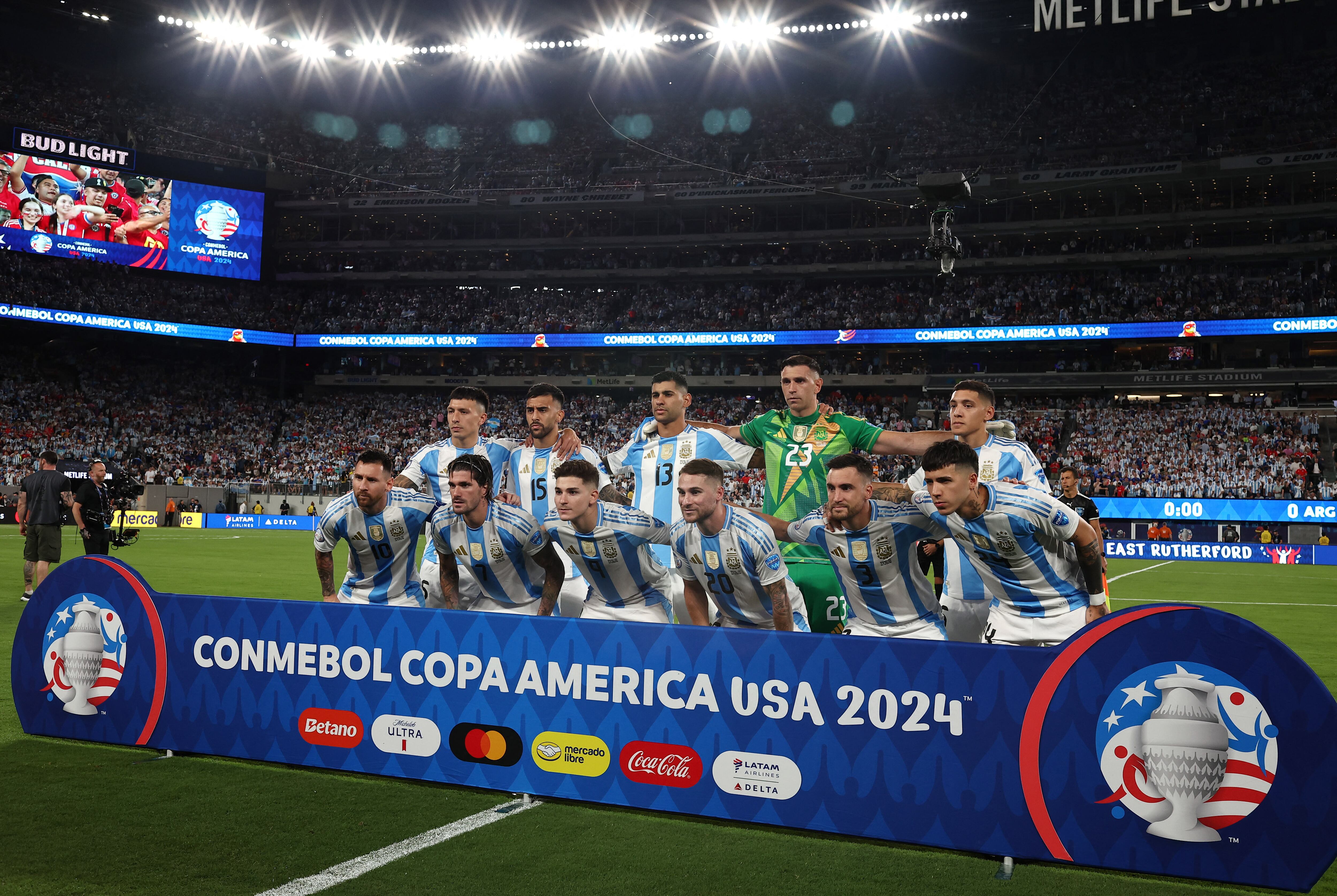 La formación de Argentina en la segunda fecha contra Chile por la Copa América de Estados Unidos 2024: fue victoria por 1 a 0 con gol de Lautaro Martínez (REUTERS/Agustin Marcarian)