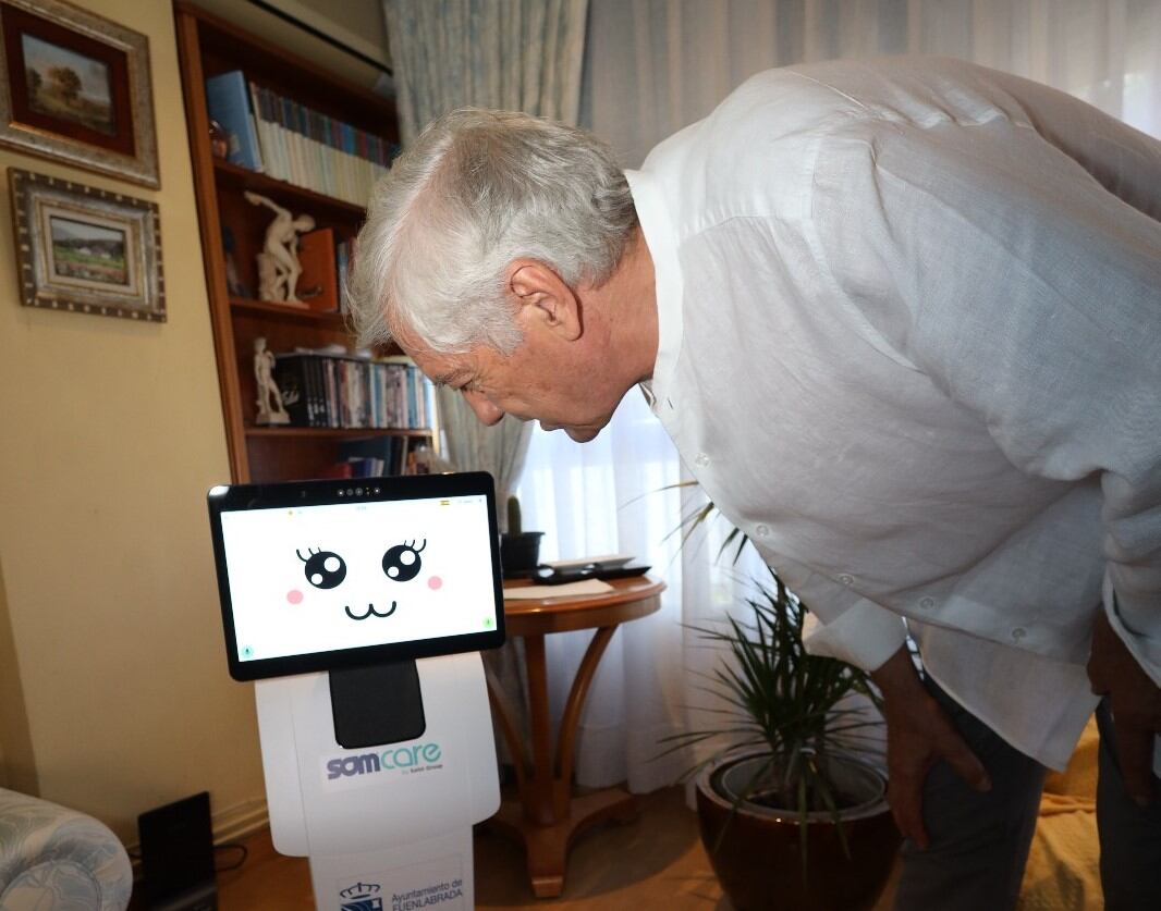 El robot TEMI, en casa de José