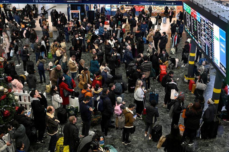 Los pasajeros en las principales estaciones ferroviarias del Reino Unido encontraron un mensaje antiislámico al conectarse a la red de Wifi pública. (REUTERS/Toby Melville)