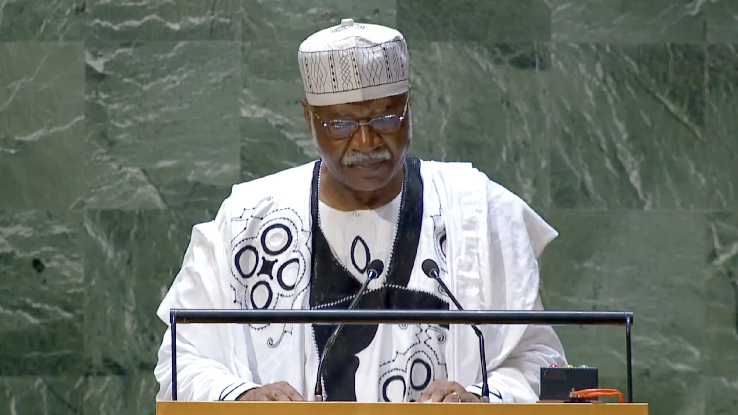 El ex primer ministro de Camerún Philémon Yang habló en la Asamblea General de la ONU en Nueva York (EFE/ONU)
